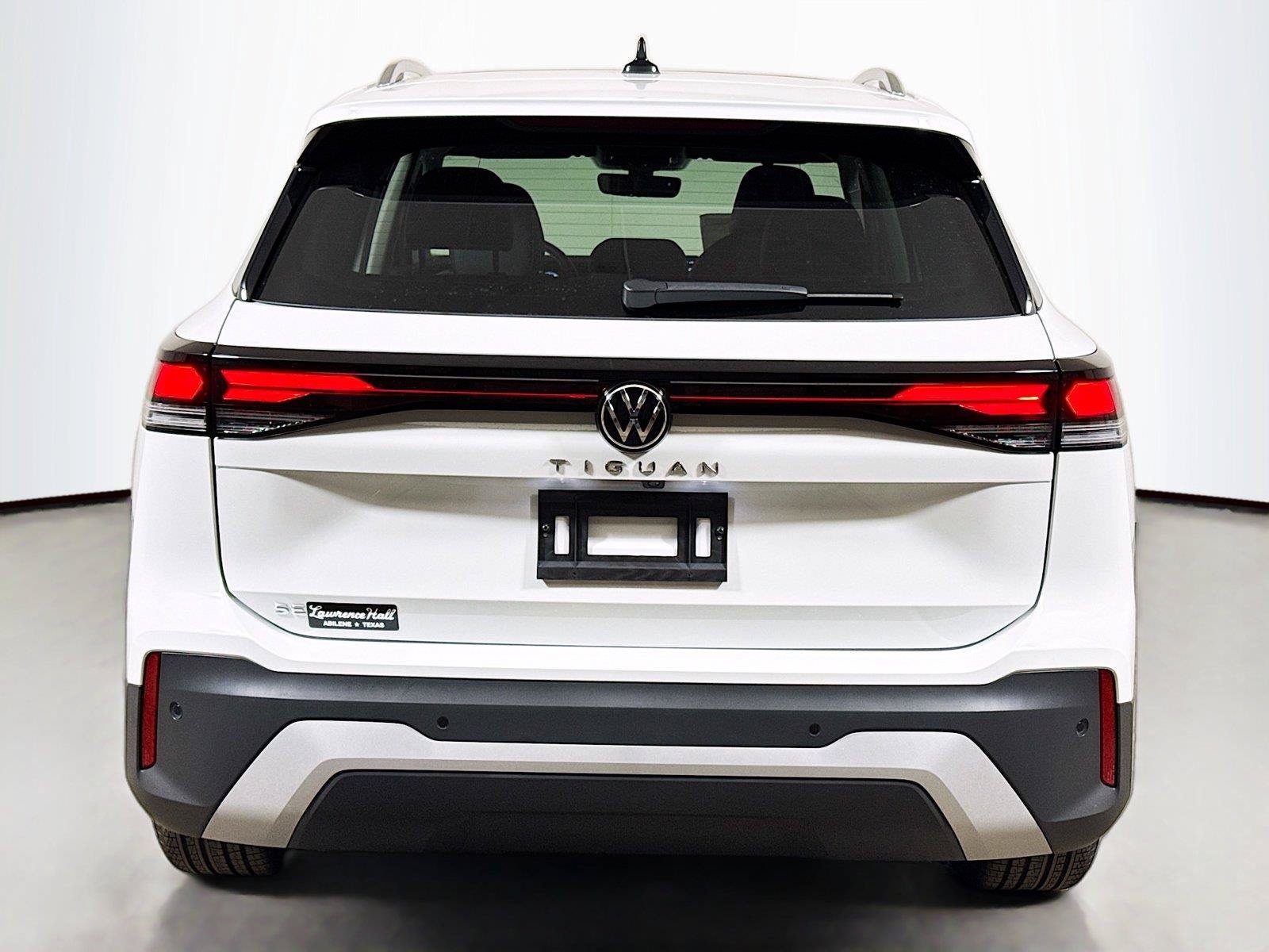 New 2026 Volkswagen Tiguan SE FWD image 4