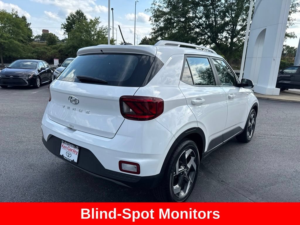 Used 2026 Hyundai Venue SEL FWD image 7