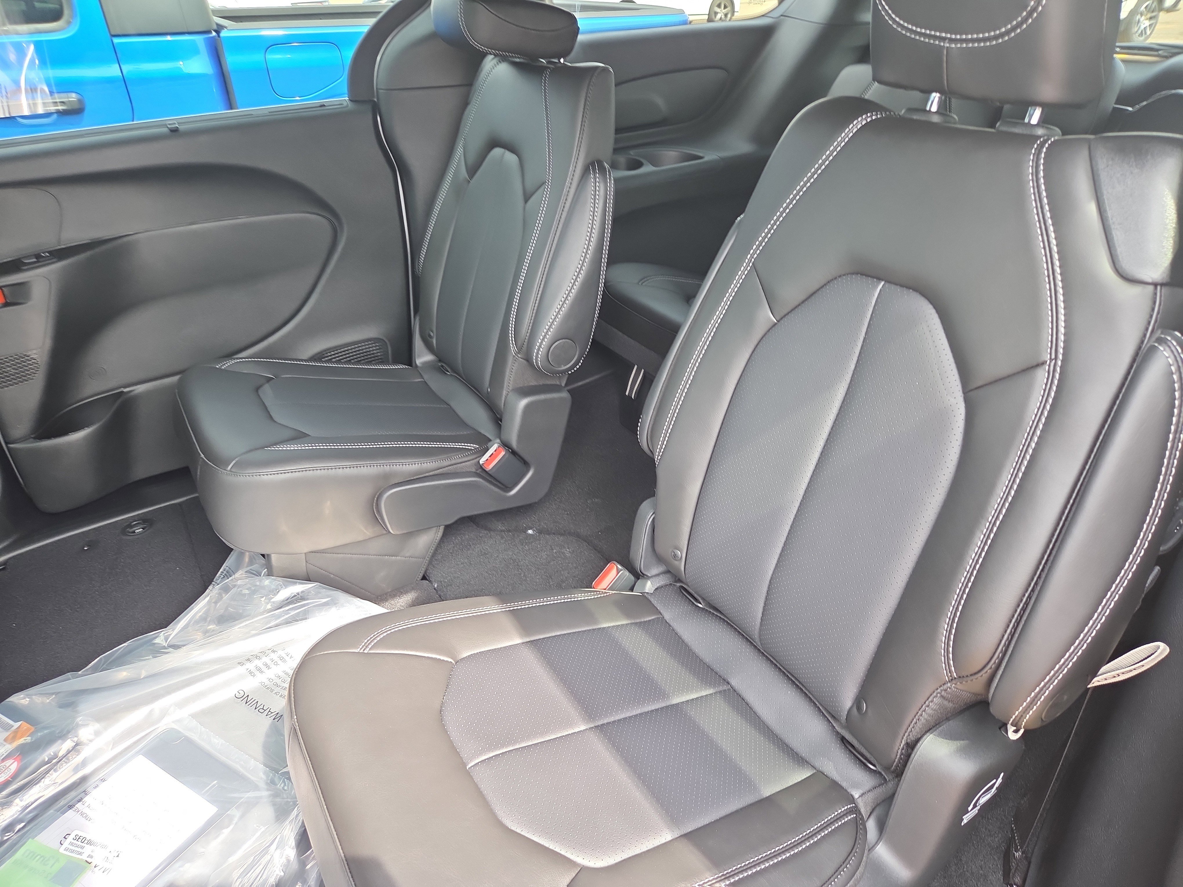 New 2026 Chrysler Pacifica Select FWD image 6