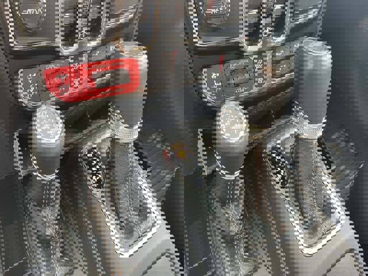 Used 2022 Jeep Wrangler Unlimited Rubicon w/ Xtreme Recon 35" Tire Package image 4