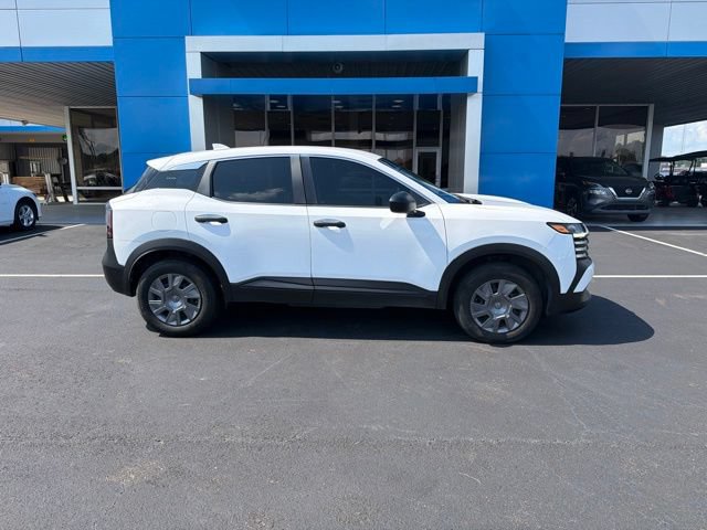 Used 2025 Nissan Kicks S AWD/4WD image 3