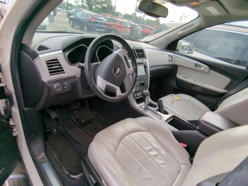 Used 2011 Chevrolet Traverse LTZ AWD/4WD image 7