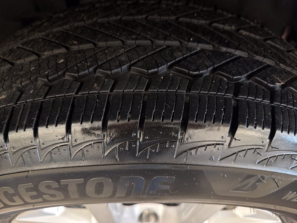 Used 2024 Jeep Grand Cherokee L Limited AWD/4WD image 19