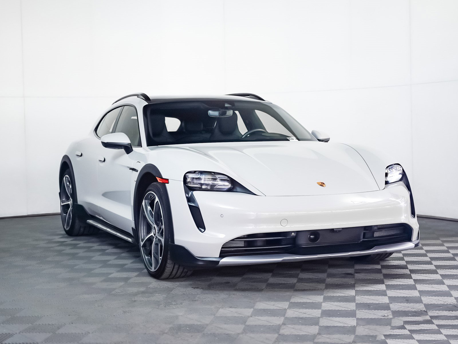 Used 2024 Porsche Taycan 4 Cross Turismo w/ Premium Package image 8