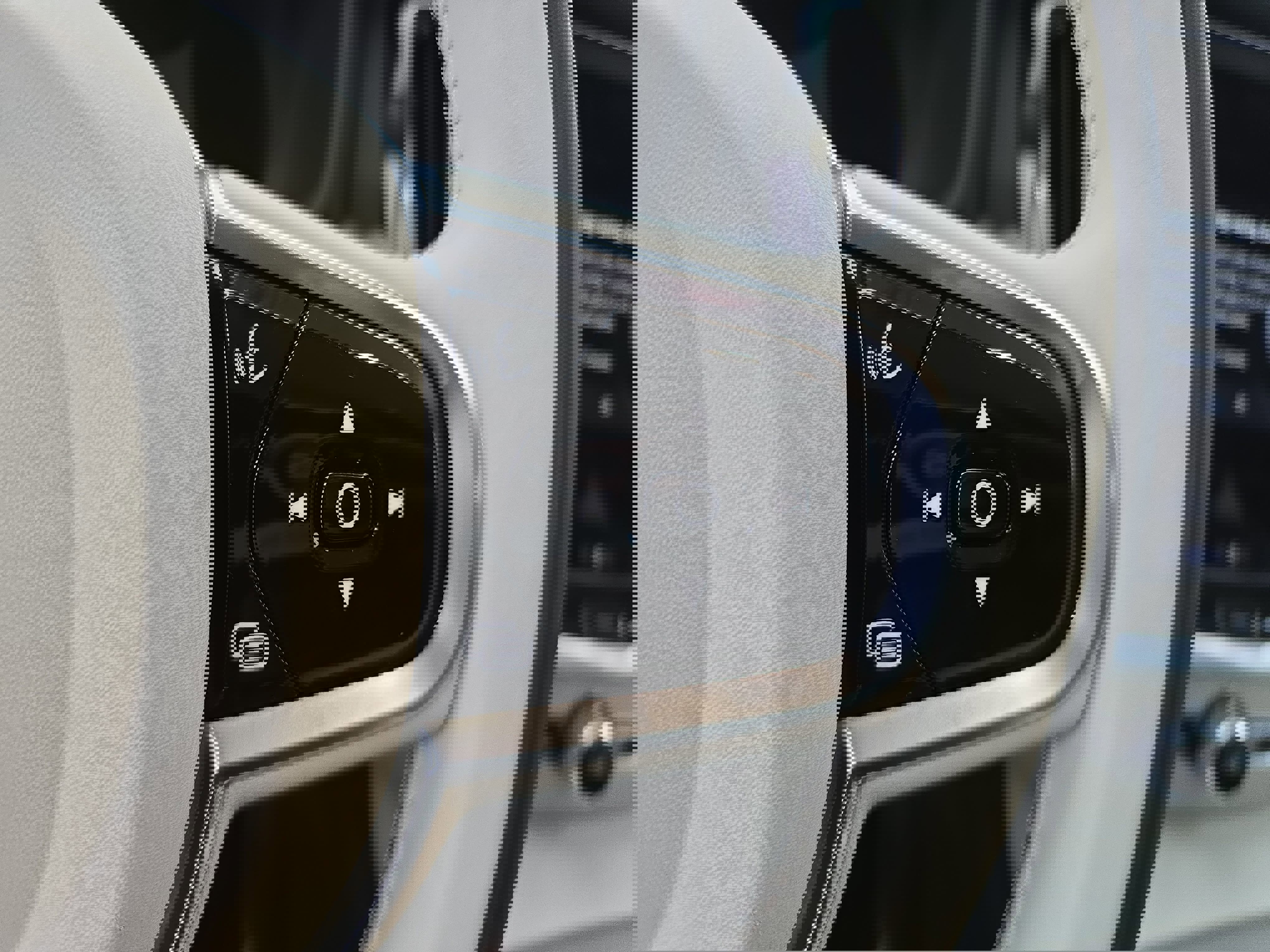 Used 2023 Volvo S60 B5 Plus w/ Climate Package image 17