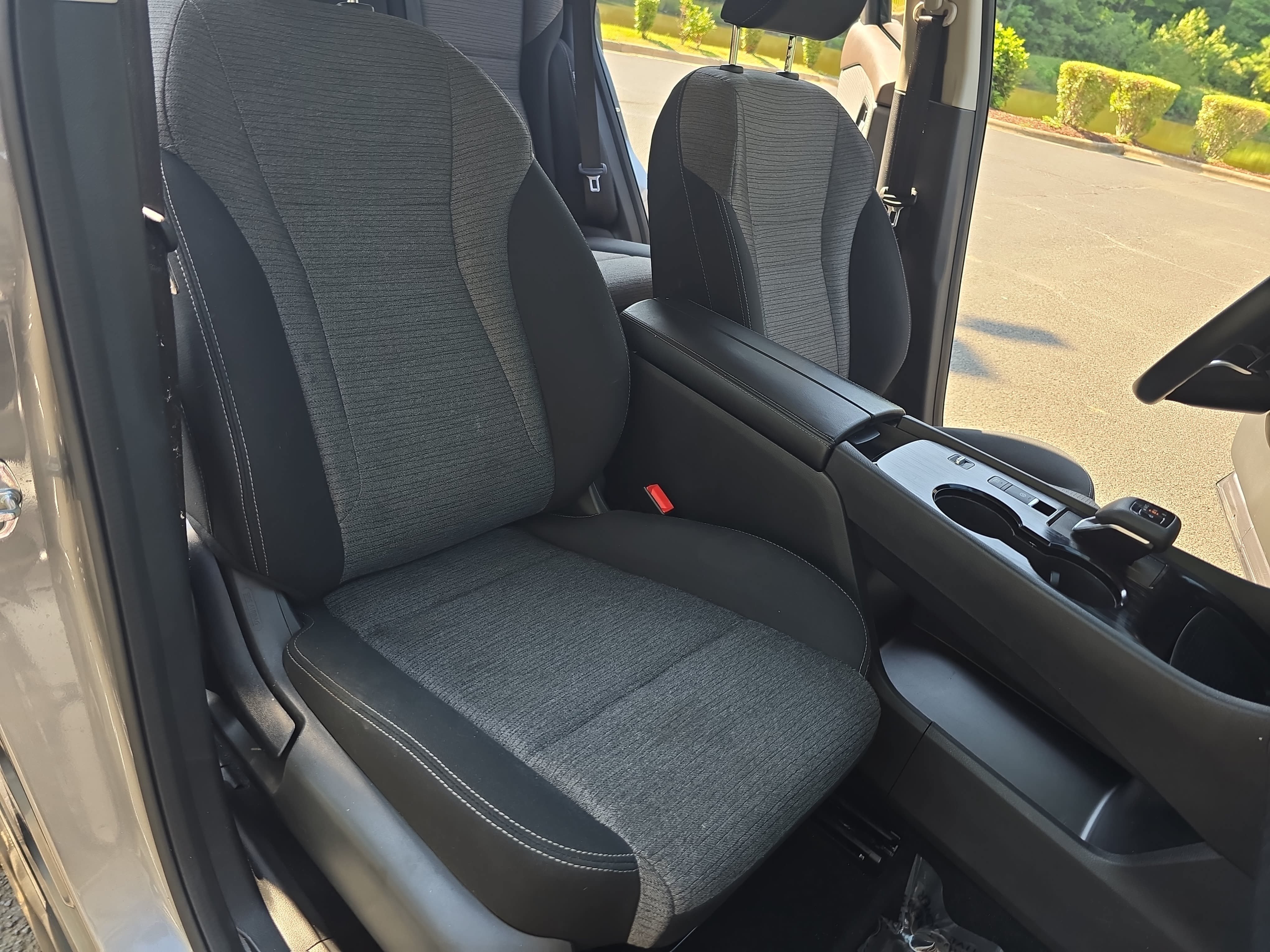 Used 2022 Nissan Rogue SV FWD image 10
