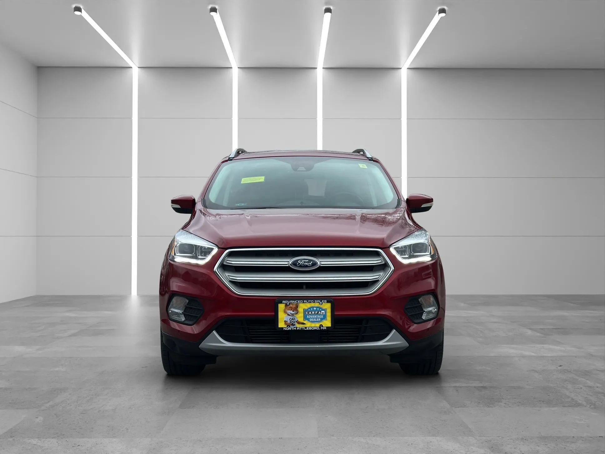 Used 2019 Ford Escape Titanium AWD/4WD image 2