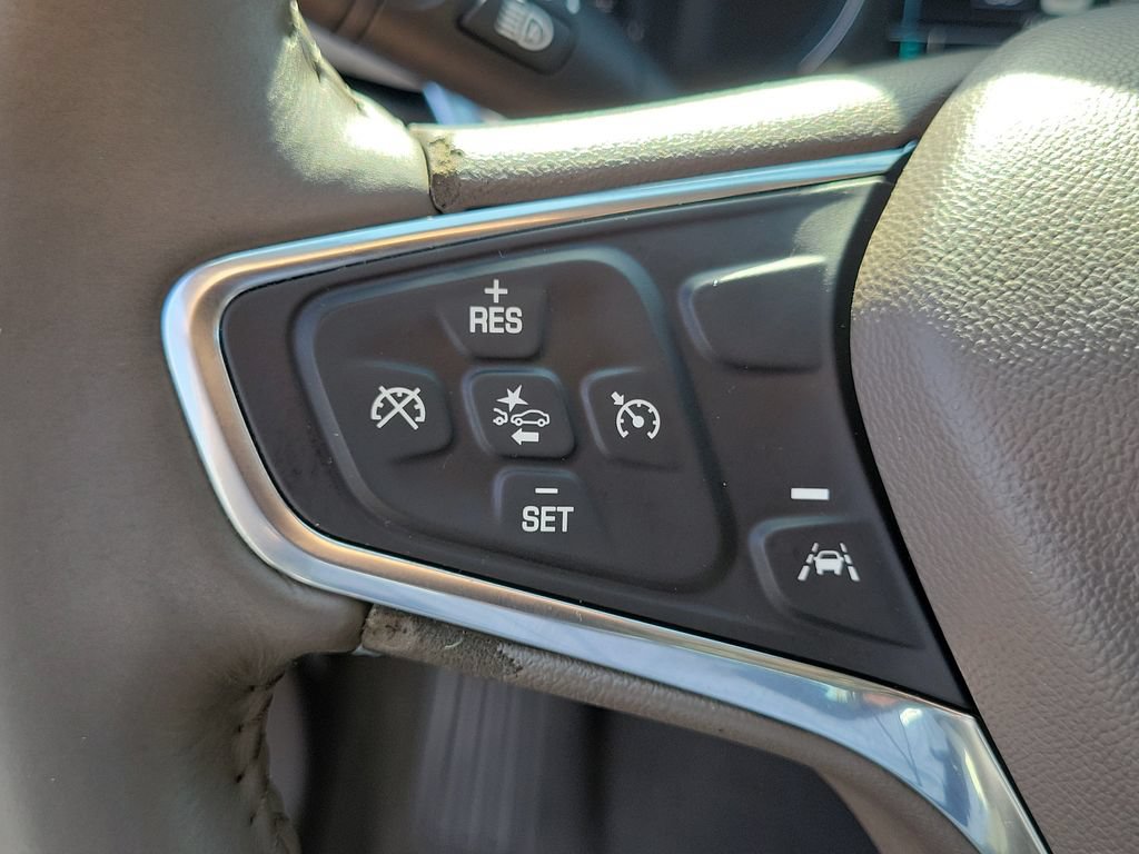 Used 2017 Chevrolet Malibu Hybrid w/ Leather Package FWD image 5