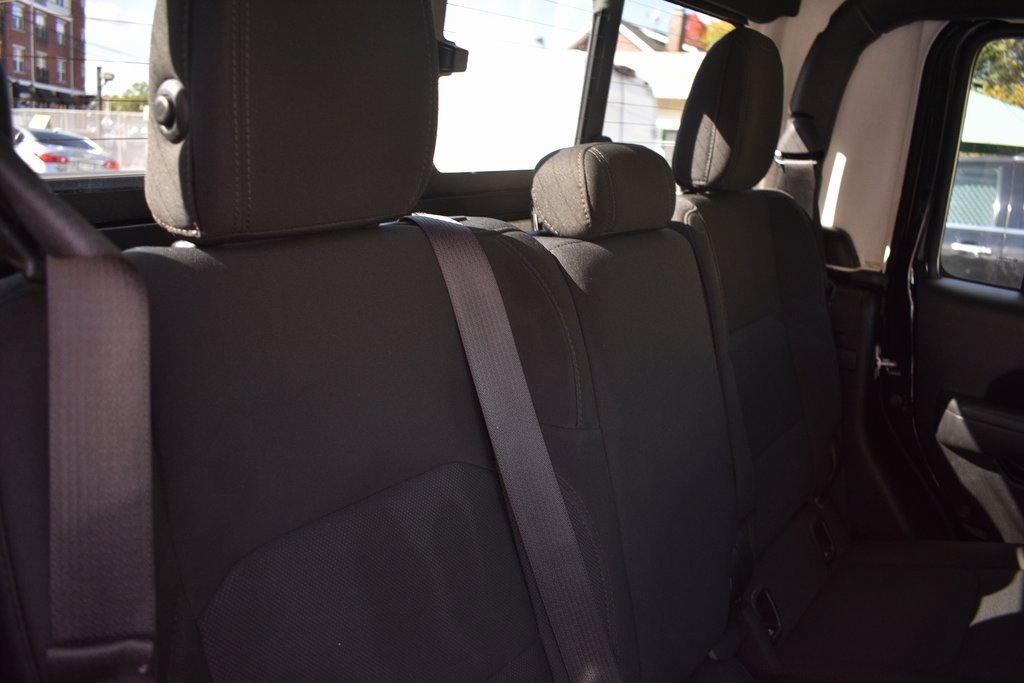 Used 2022 Jeep Gladiator Sport image 29