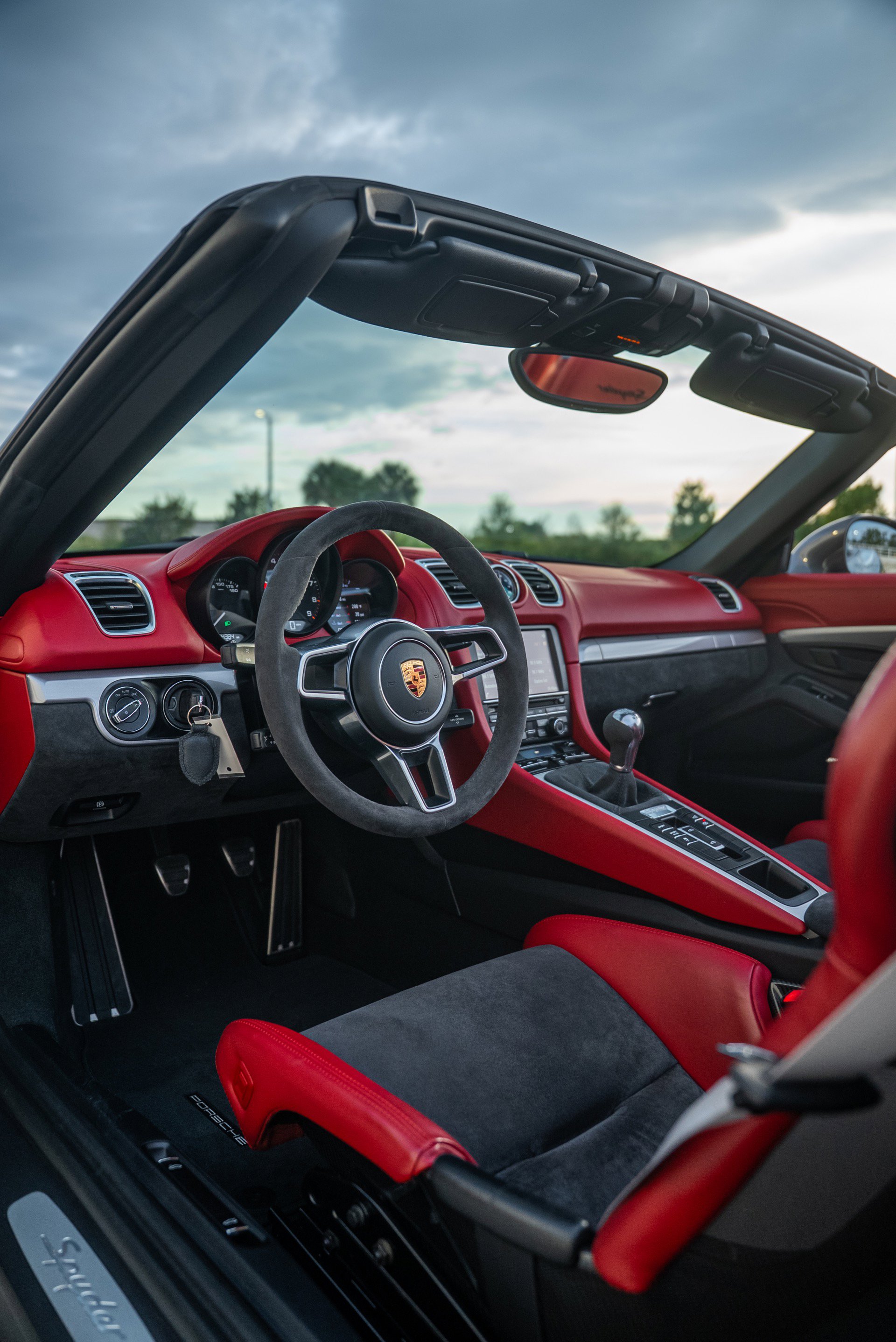 Used 2016 Porsche Boxster Spyder image 26