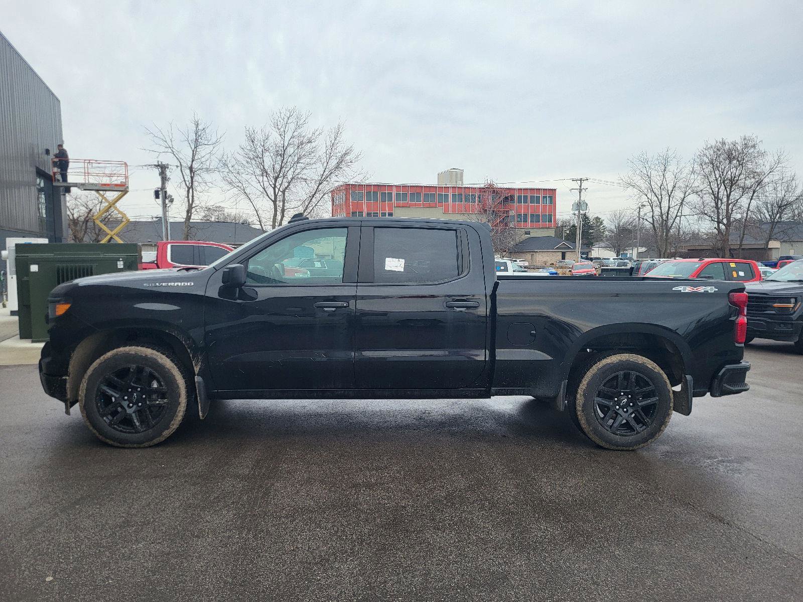 Used 2023 Chevrolet Silverado 1500 Custom image 6