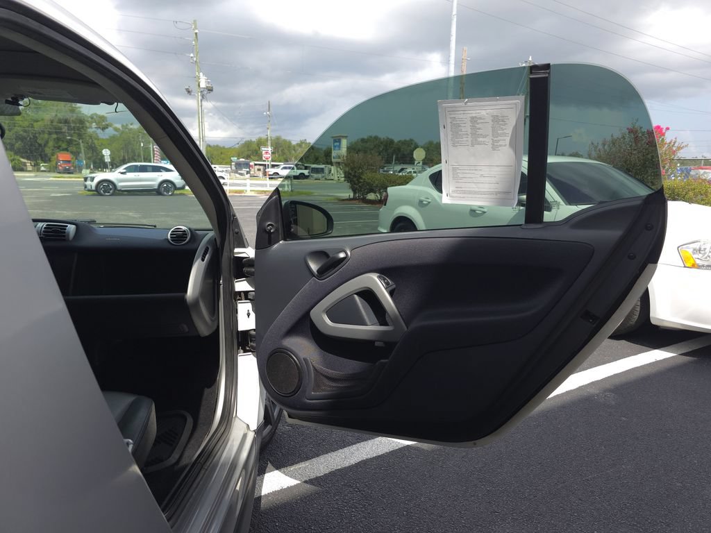 Used 2013 smart fortwo pure RWD image 13