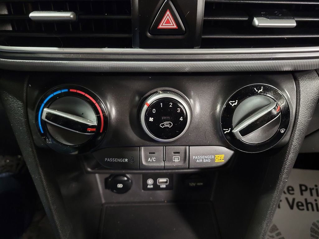 Used 2021 Hyundai Kona SE image 18