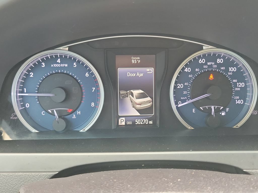 Used 2017 Toyota Camry XLE FWD image 13