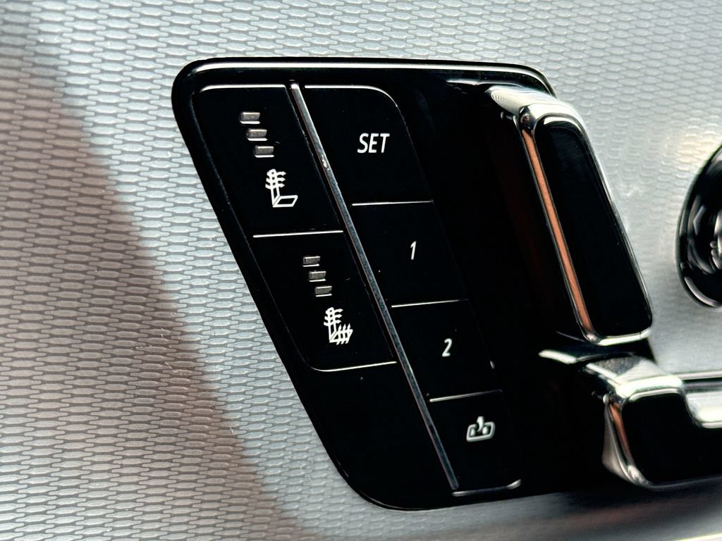 Used 2024 Cadillac Lyriq Tech RWD image 20