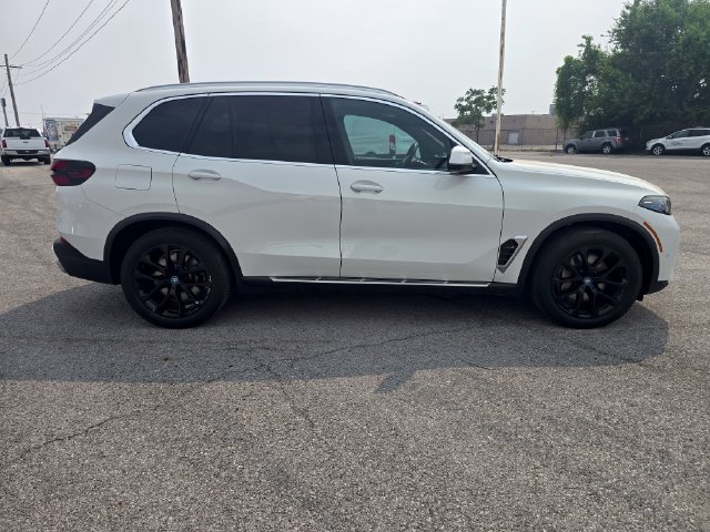 Used 2024 BMW X5 xDrive50e AWD/4WD image 3