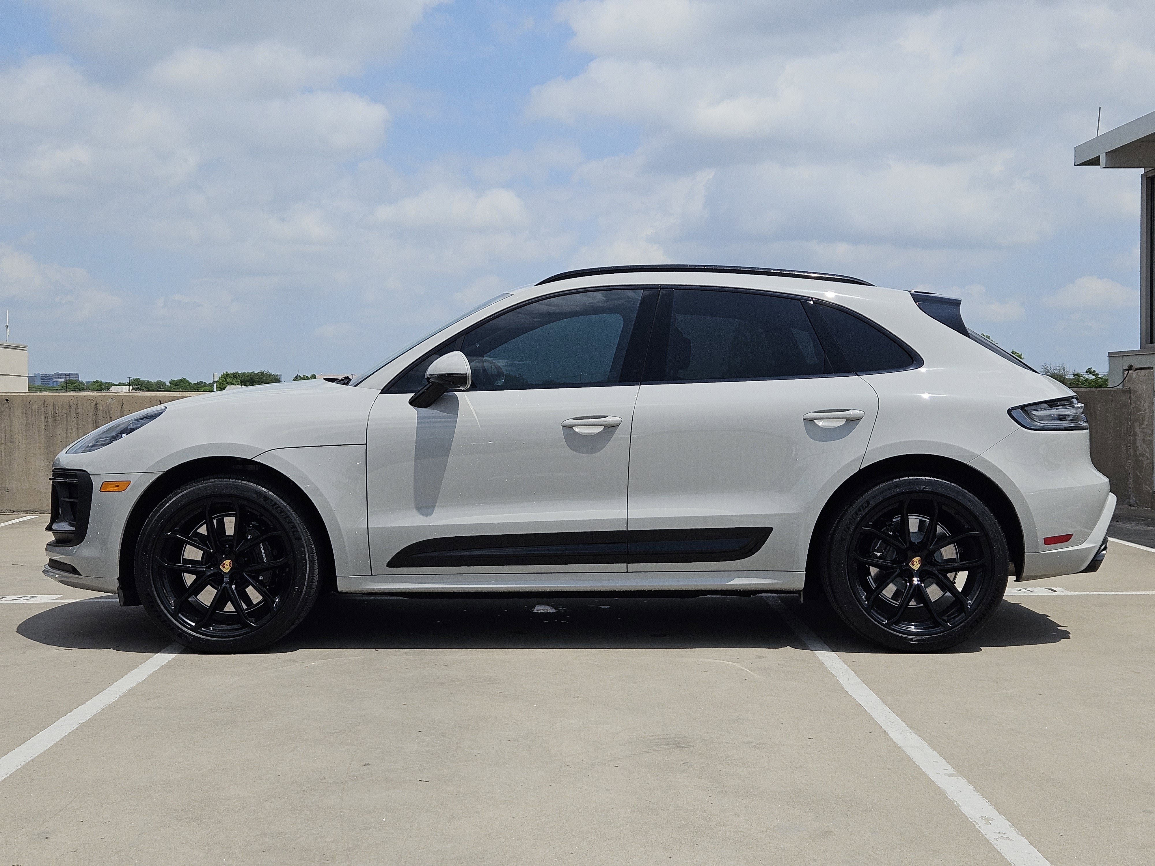 Certified 2026 Porsche Macan GTS image 2