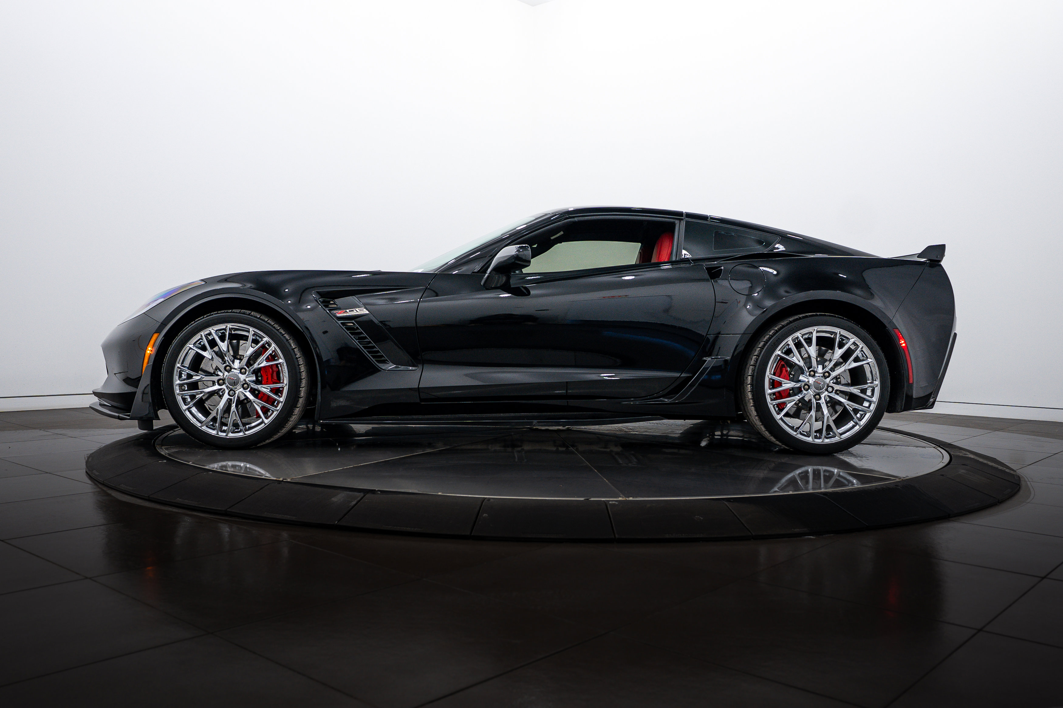 Used 2017 Chevrolet Corvette Z06 w/ Chrome Badge Package image 2