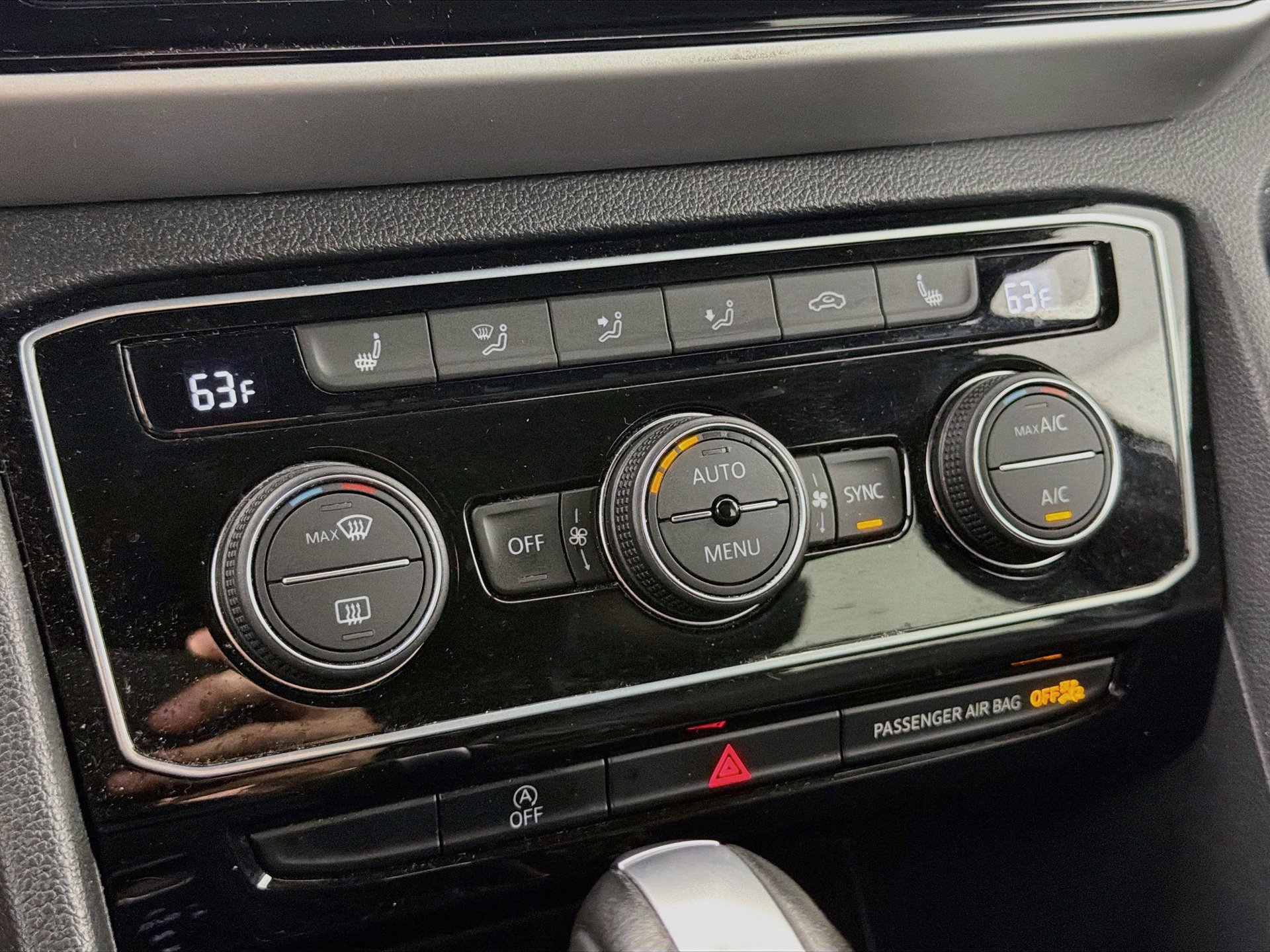 Certified 2023 Volkswagen Atlas Cross Sport SE FWD image 15
