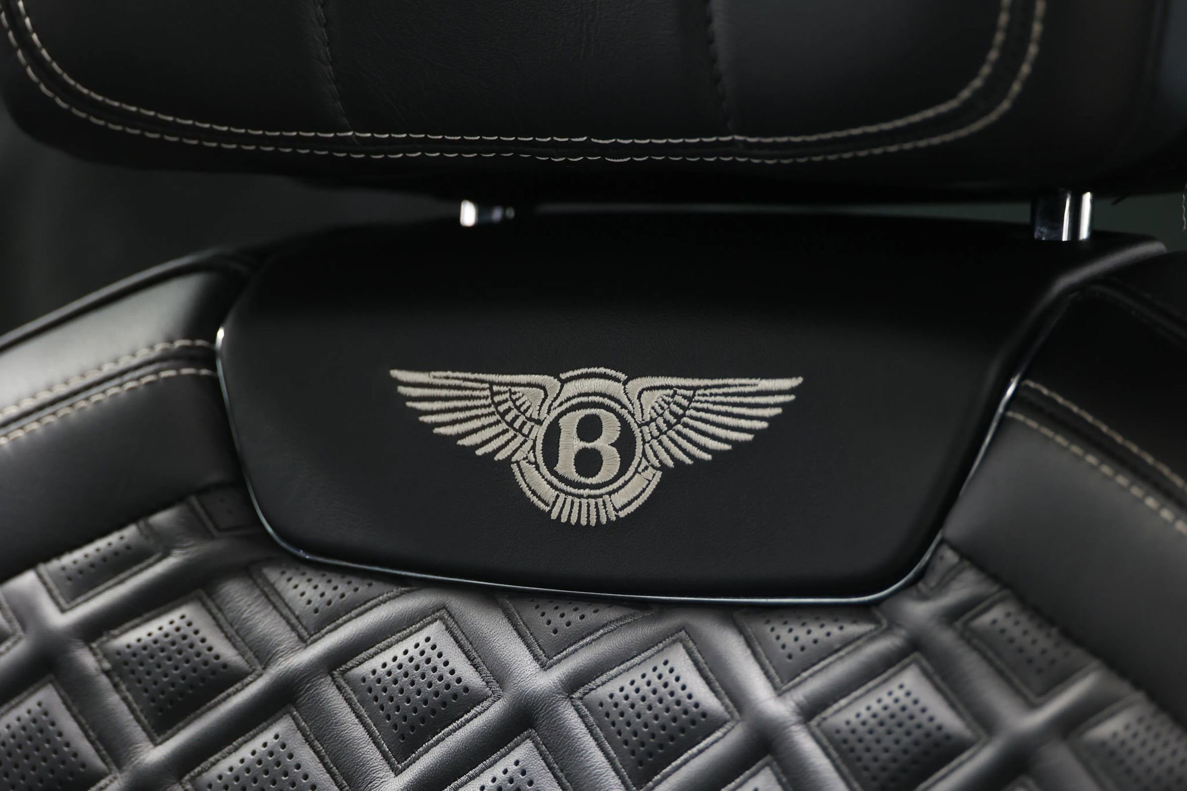 Used 2020 Bentley Flying Spur W12 image 22