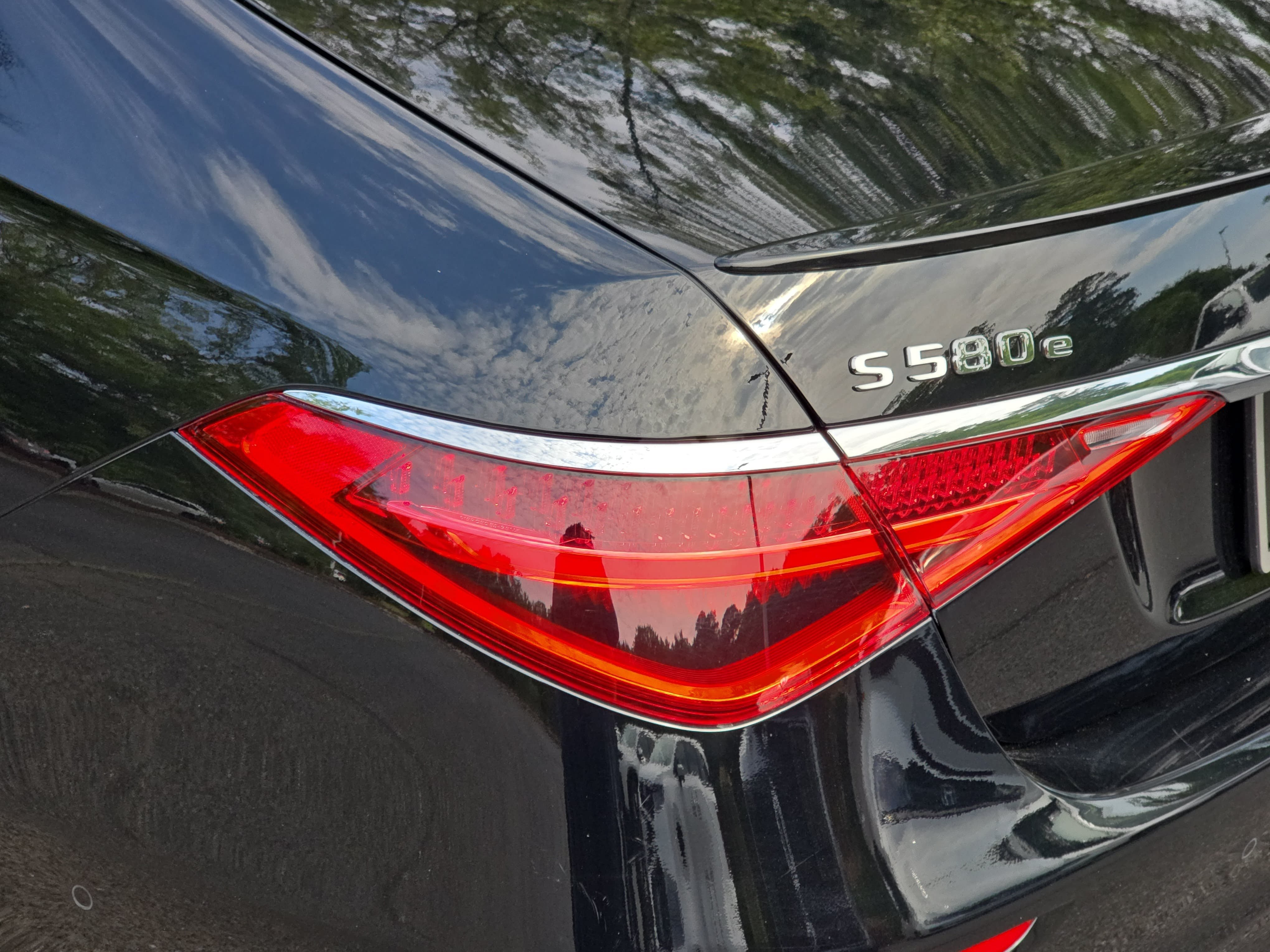 Used 2025 Mercedes-Benz S 580e 4MATIC Sedan image 34