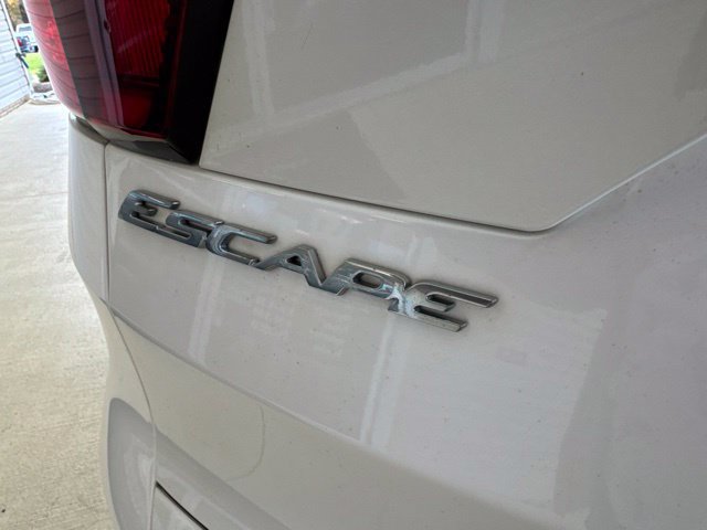 Used 2019 Ford Escape Titanium AWD/4WD image 34