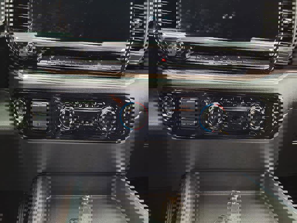 Certified 2025 Chevrolet Silverado 2500 LT w/ All Star Edition image 15