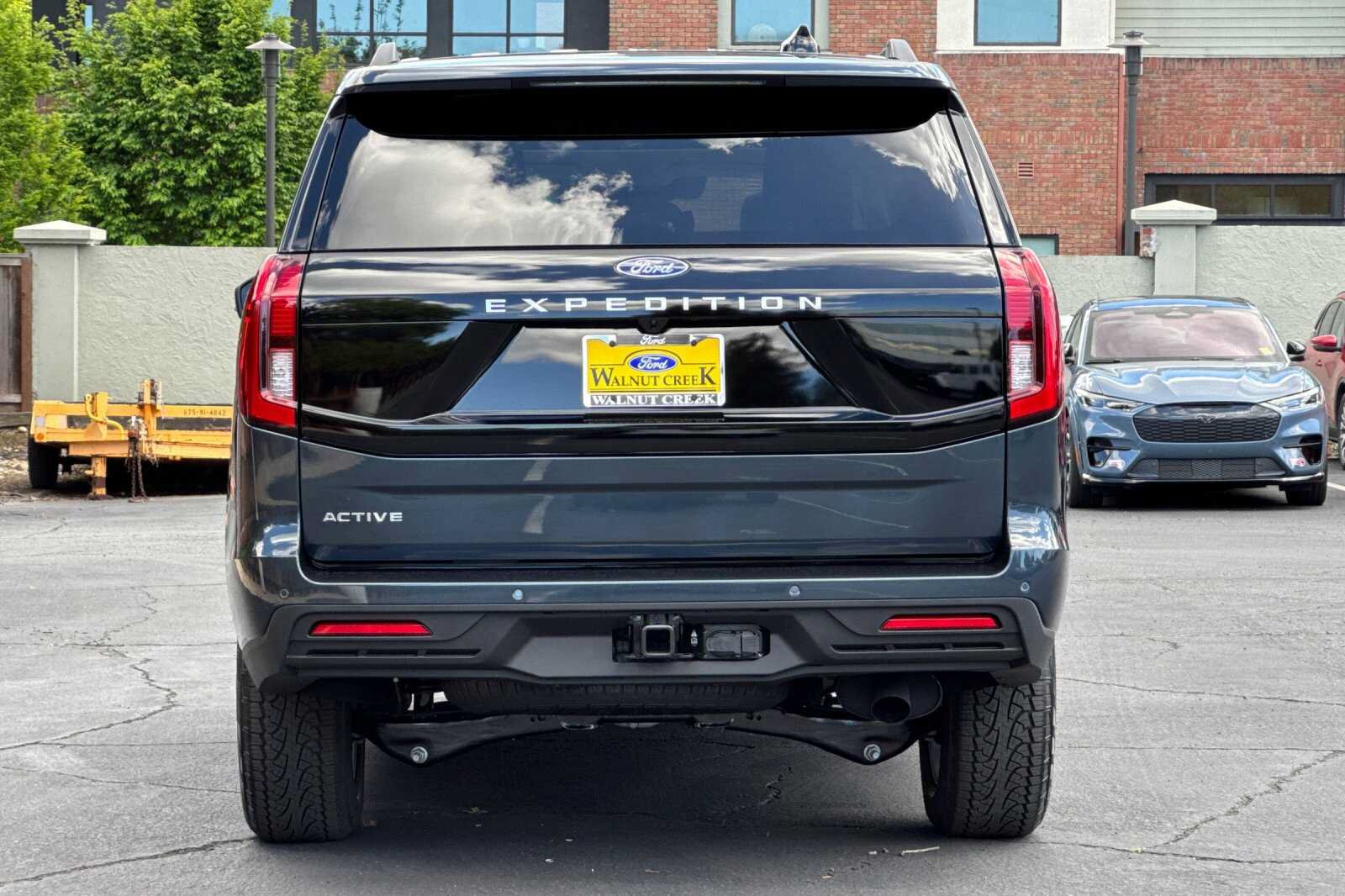 New 2026 Ford Expedition Active AWD/4WD image 5