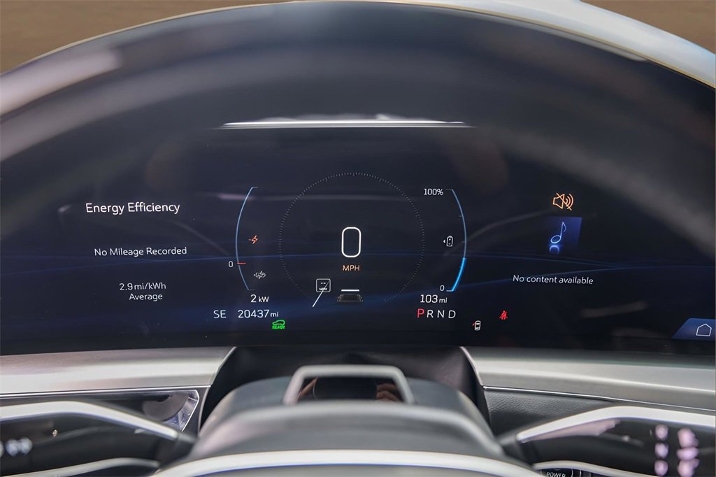 Used 2024 Cadillac Lyriq Luxury image 11