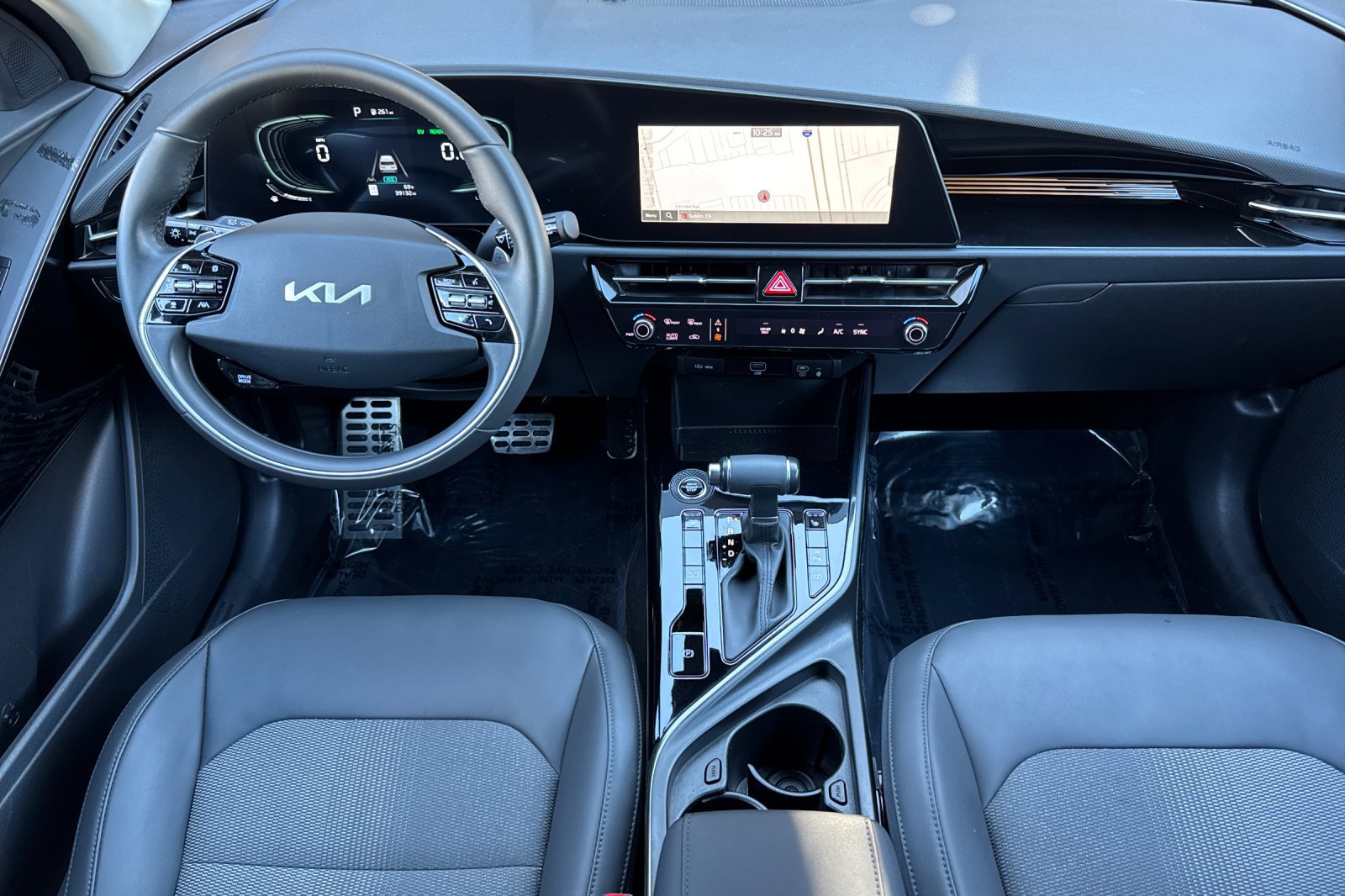Used 2024 Kia Niro EX Touring FWD image 16
