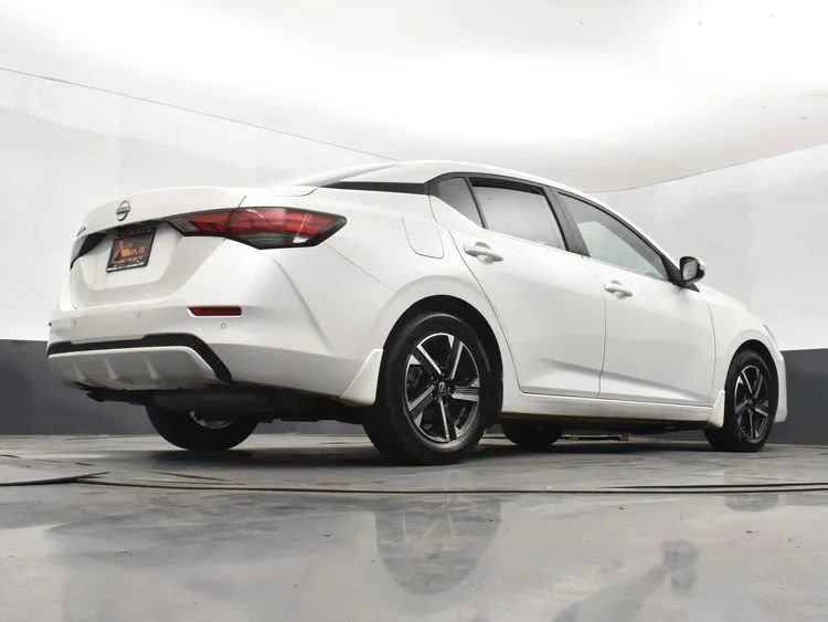 Used 2025 Nissan Sentra SV FWD image 13