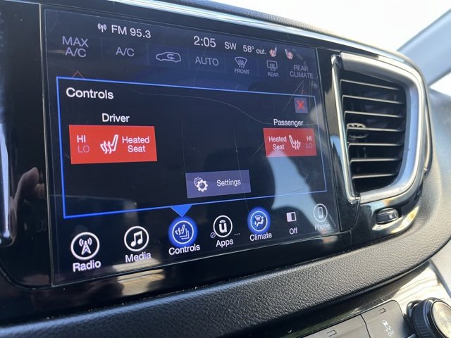 Used 2017 Chrysler Pacifica Touring-L image 24