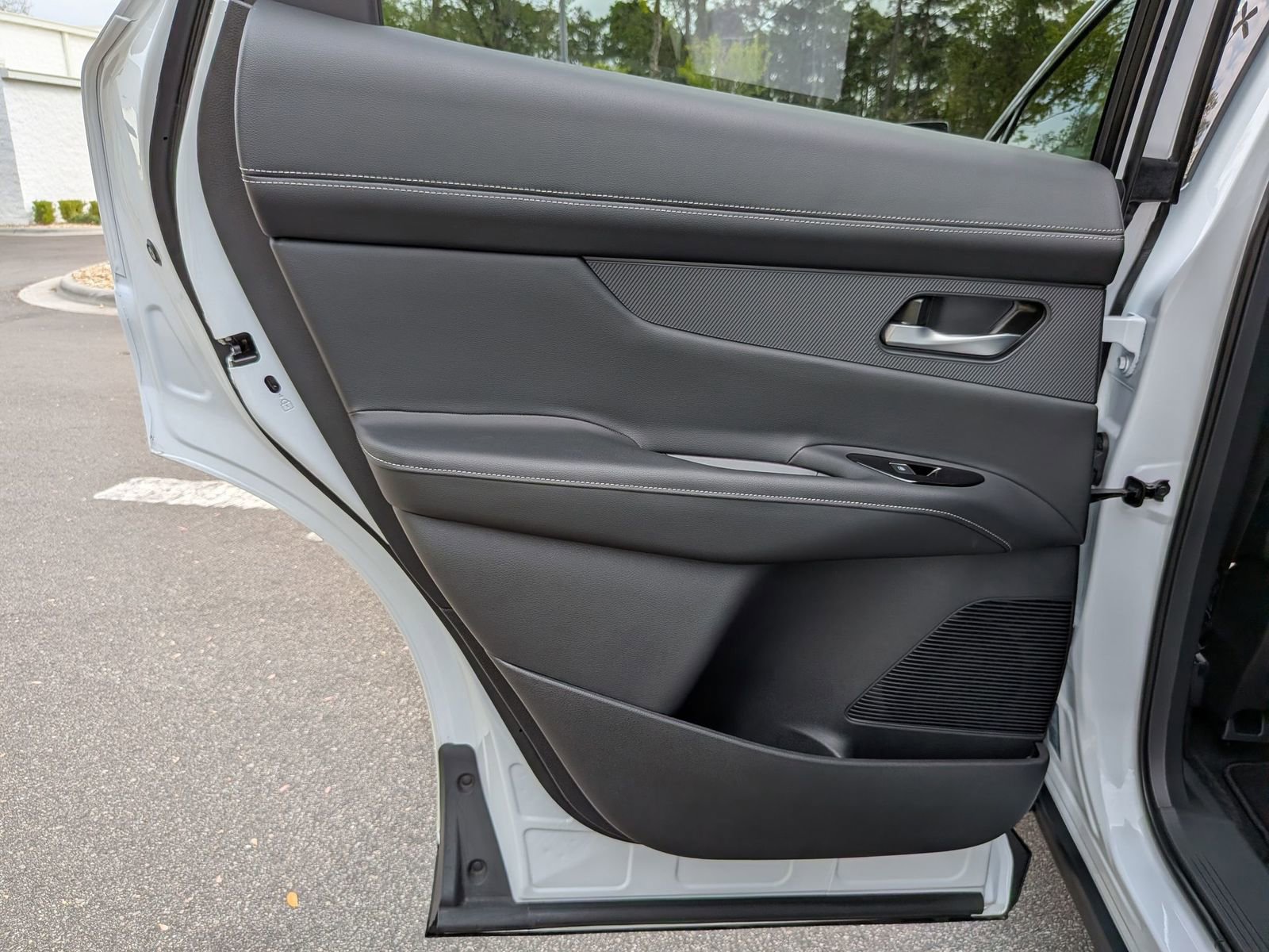 Used 2025 Nissan Murano SL image 28