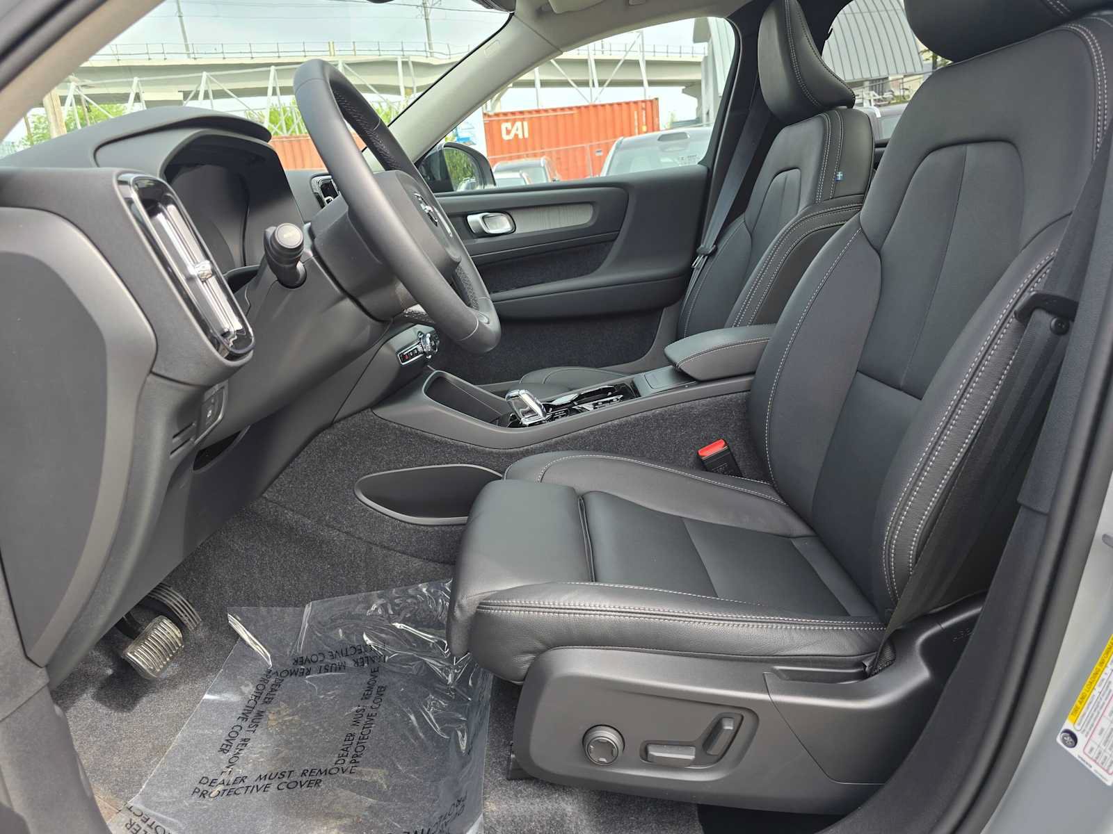 Used 2026 Volvo XC40 B5 Plus w/ Protection Package Premier AWD/4WD image 19