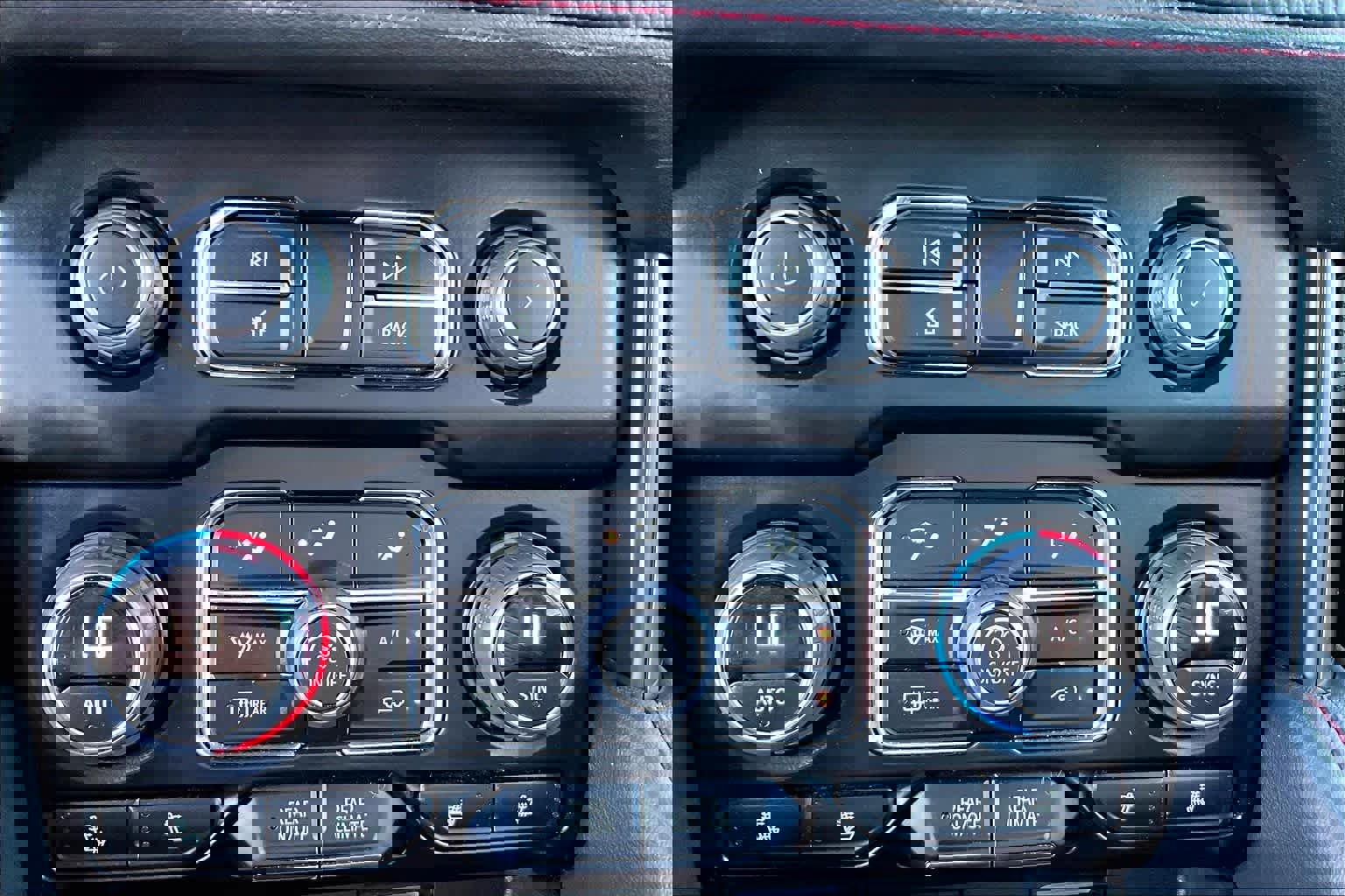 Used 2024 Chevrolet Suburban RST image 34