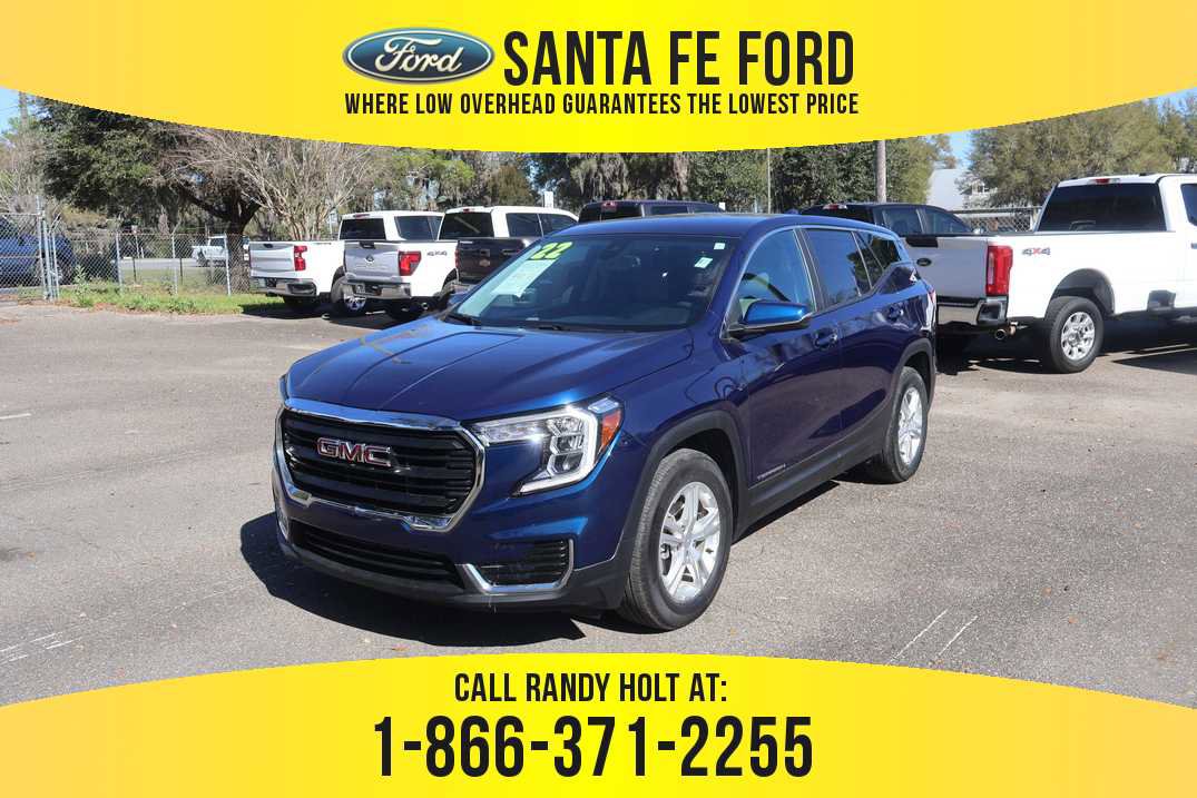 Used 2022 GMC Terrain SLE image 1