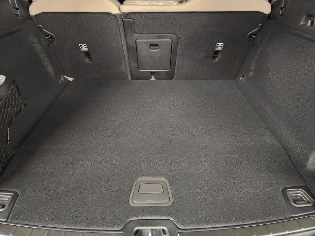 New 2027 Volvo XC60 T8 Plus AWD/4WD image 34