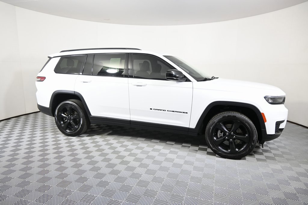 Used 2022 Jeep Grand Cherokee L Altitude image 8