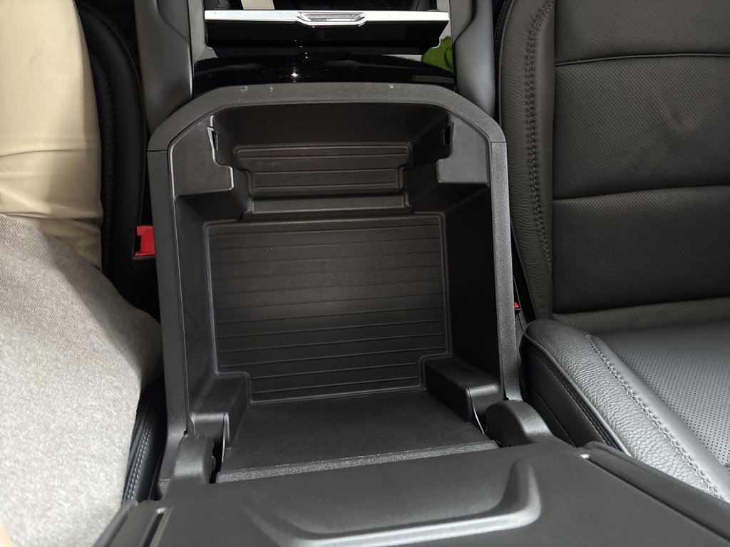 Used 2025 GMC Yukon Denali image 28