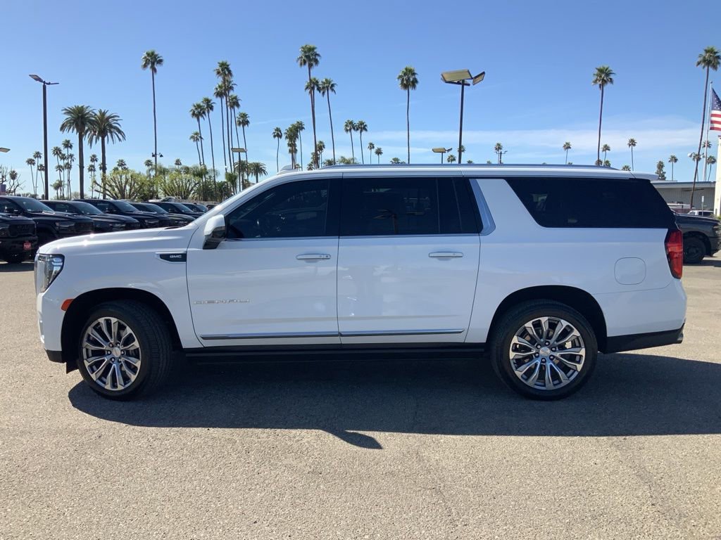 Used 2021 GMC Yukon XL Denali w/ Denali Premium Package image 11