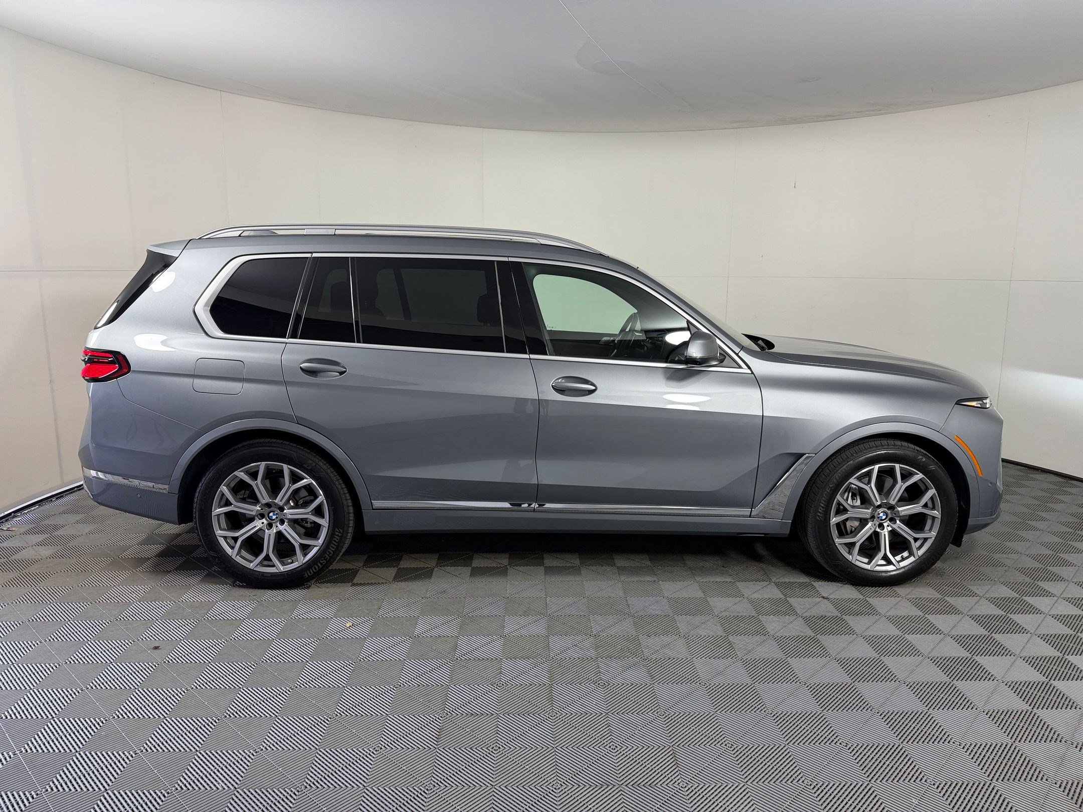 Used 2026 BMW X7 xDrive40i AWD/4WD image 8