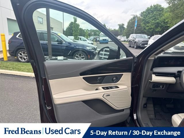 Used 2024 Lincoln Nautilus Reserve w/ Equipment Group 202A AWD/4WD image 11