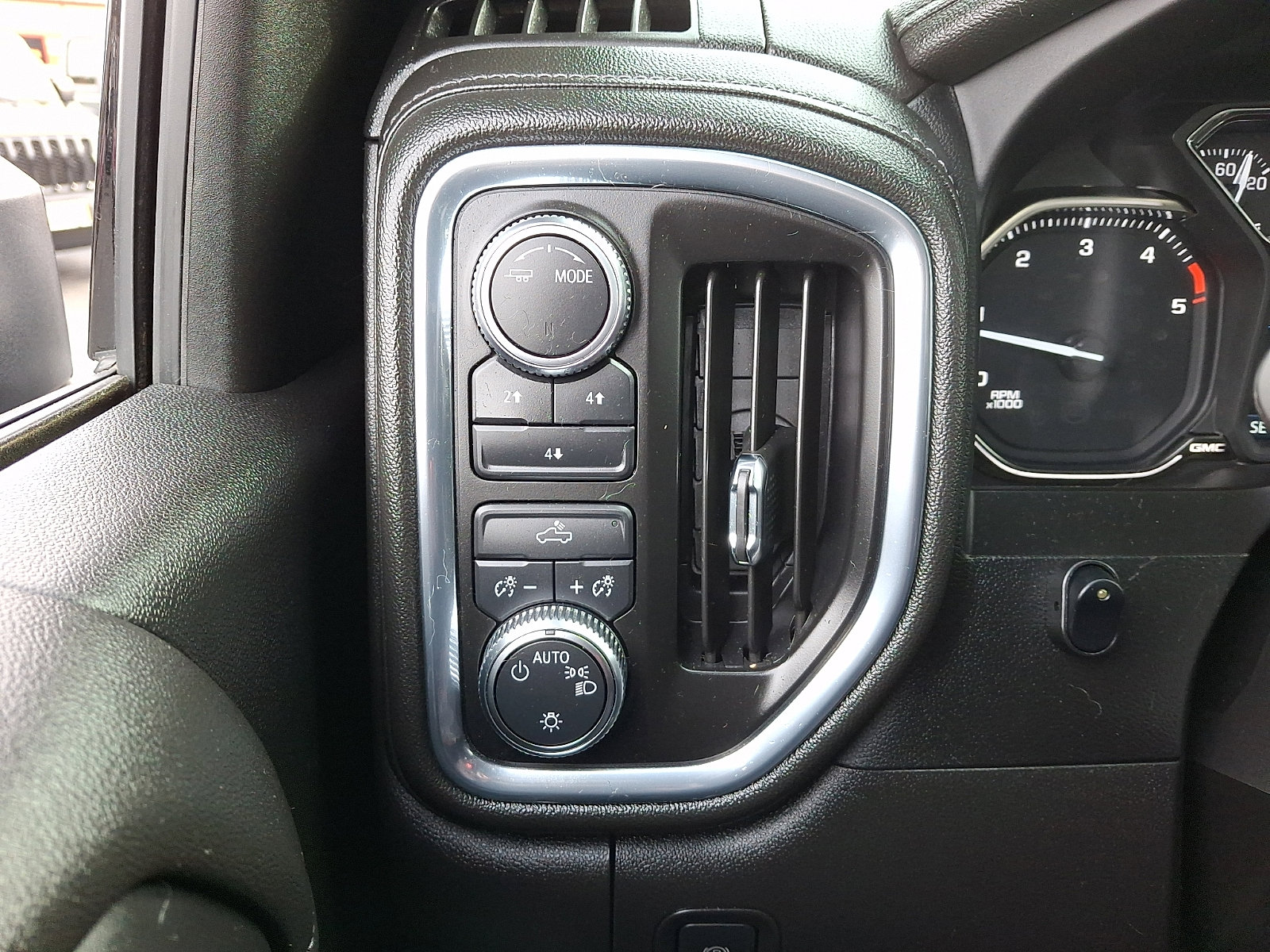 Certified 2023 GMC Sierra 2500 SLE image 26