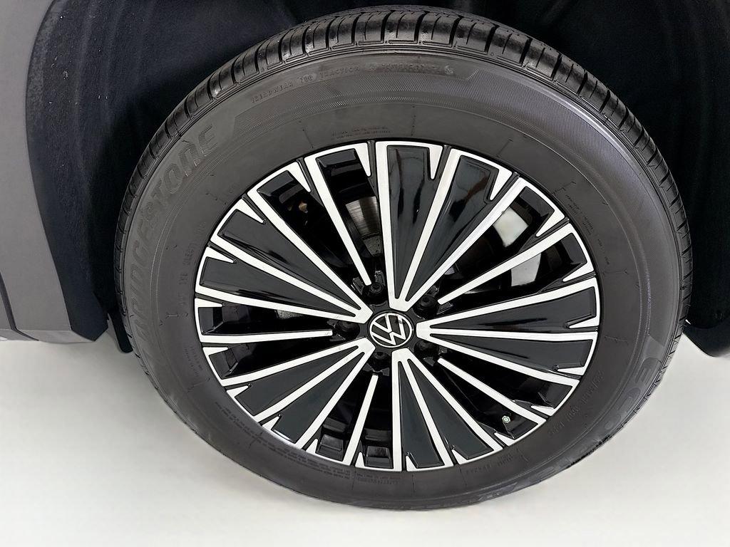 Used 2025 Volkswagen Tiguan S w/ 18" Wheel Package FWD image 29
