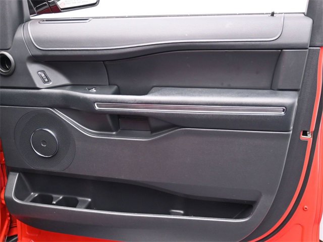 Used 2024 Ford Expedition XLT image 30