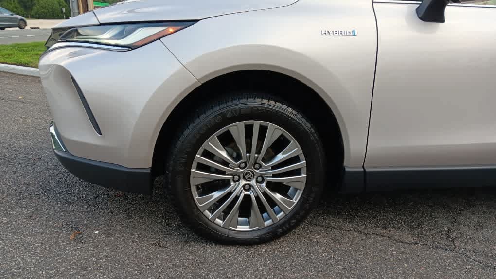 Used 2021 Toyota Venza XLE w/ Softex Package AWD/4WD image 10