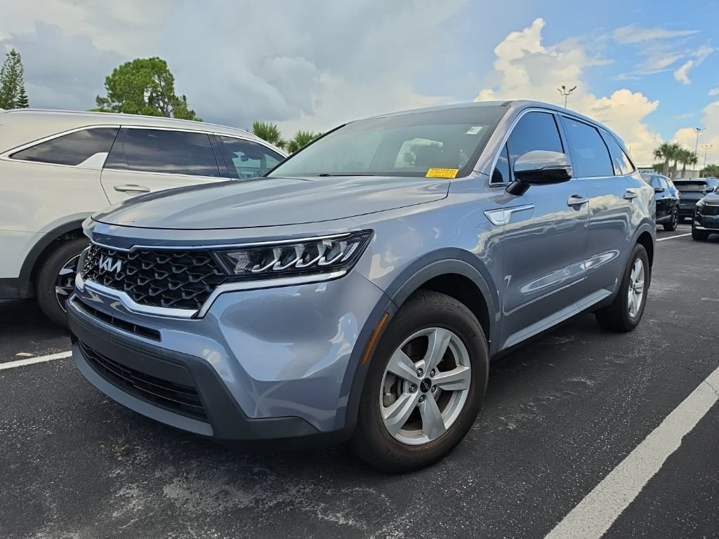 Certified 2022 Kia Sorento LX FWD image 6