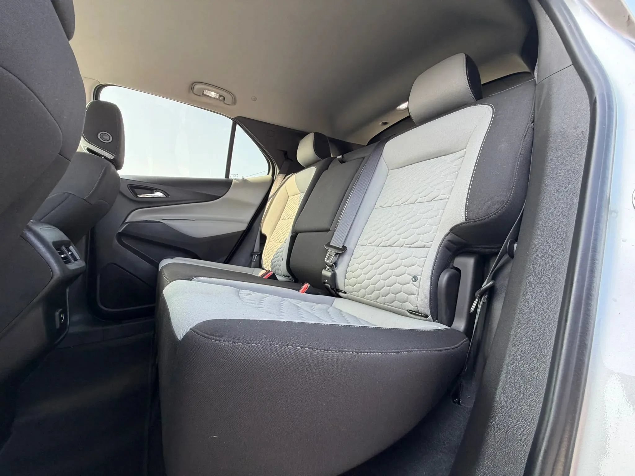 Used 2021 Chevrolet Equinox LS w/ LS Convenience Package FWD image 28