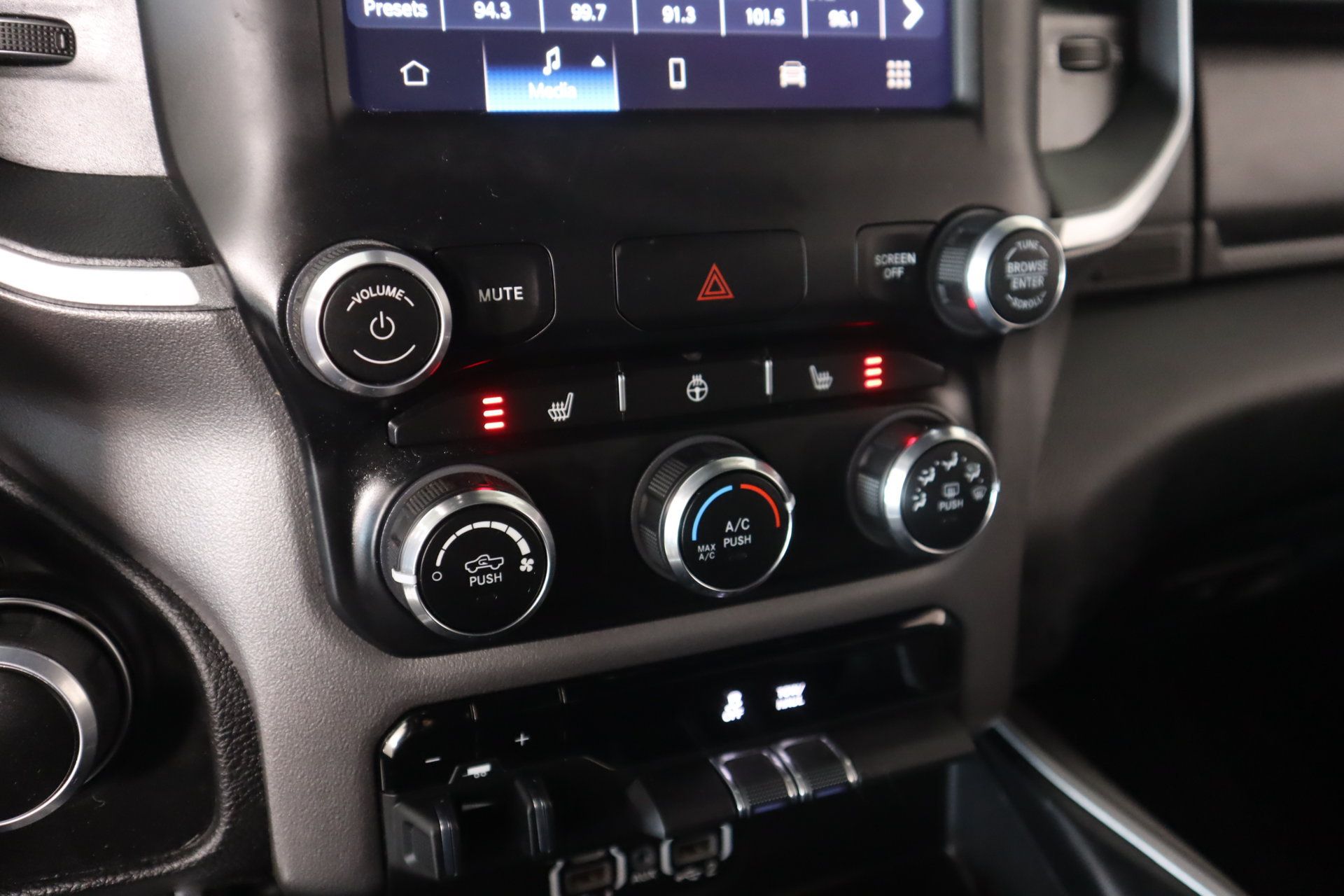 Used 2023 RAM 1500 Big Horn AWD/4WD image 7
