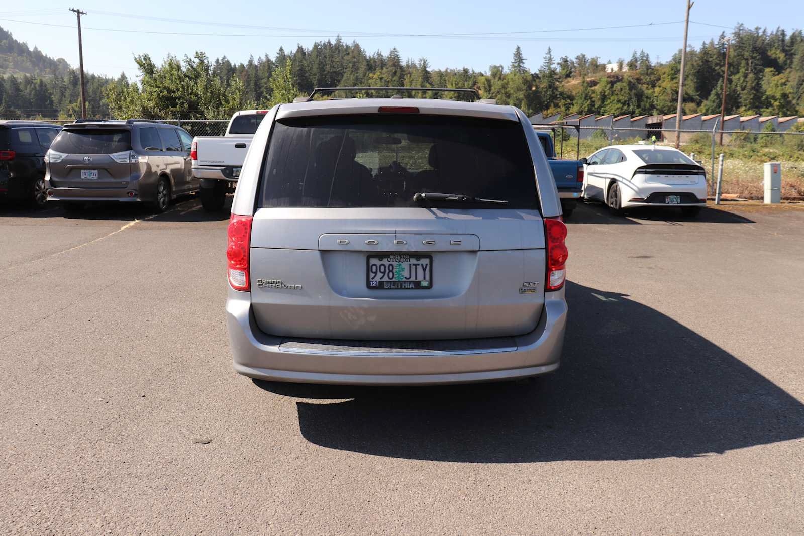 Used 2016 Dodge Grand Caravan SXT FWD image 6